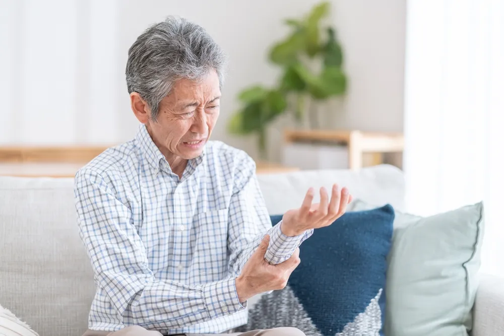 手首 外側 痛い 腱鞘炎